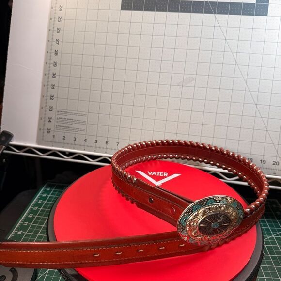 BELT & BUCKLE  |  CRUMRINE® / CIRCLE Y®  |  SILVER LACED BELT  |  MENS 34-US  | - Picture 10 of 15